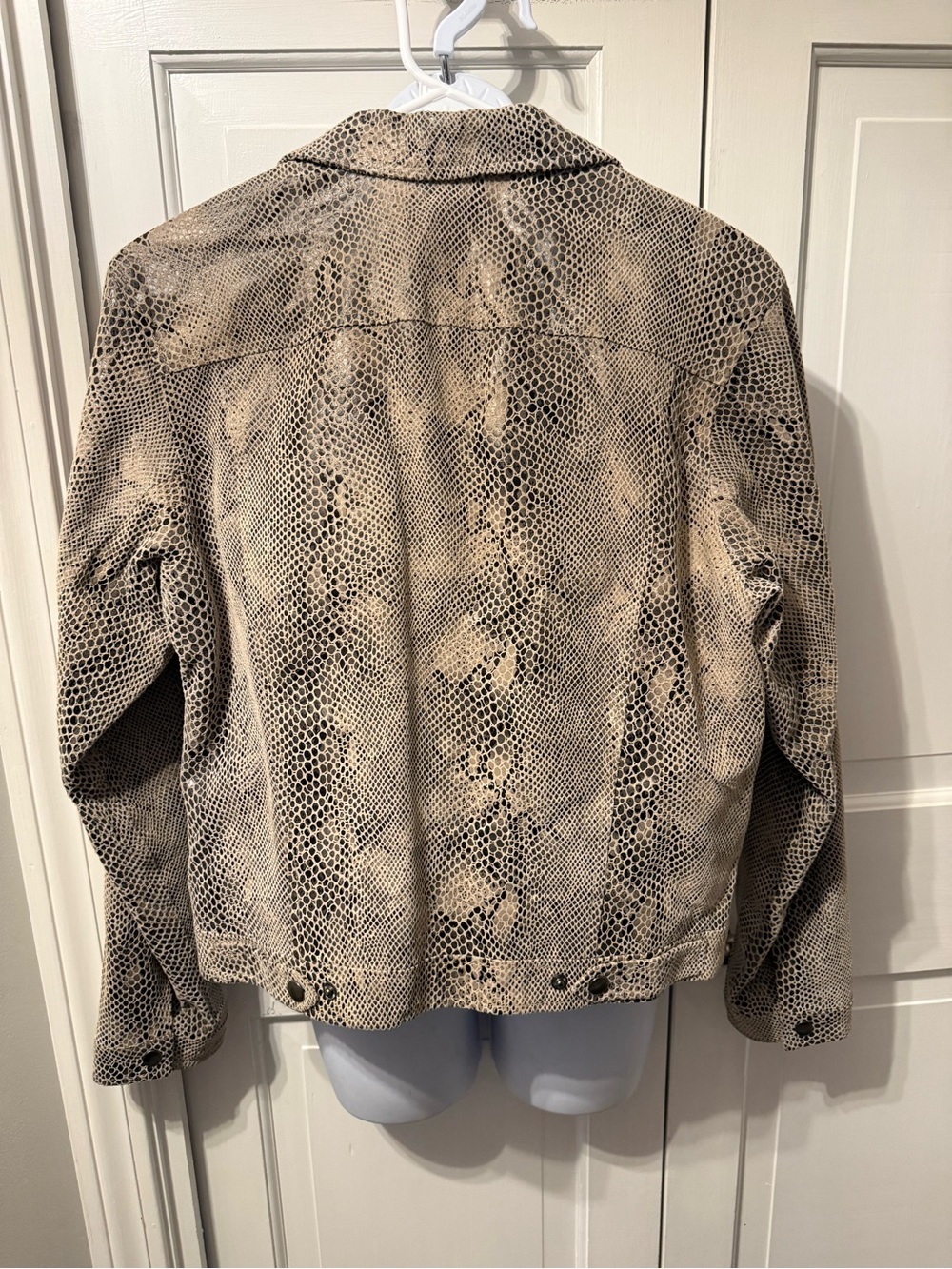 Liz Claiborne Beige Snake-Print Leather Jacket - Picture 5 of 10